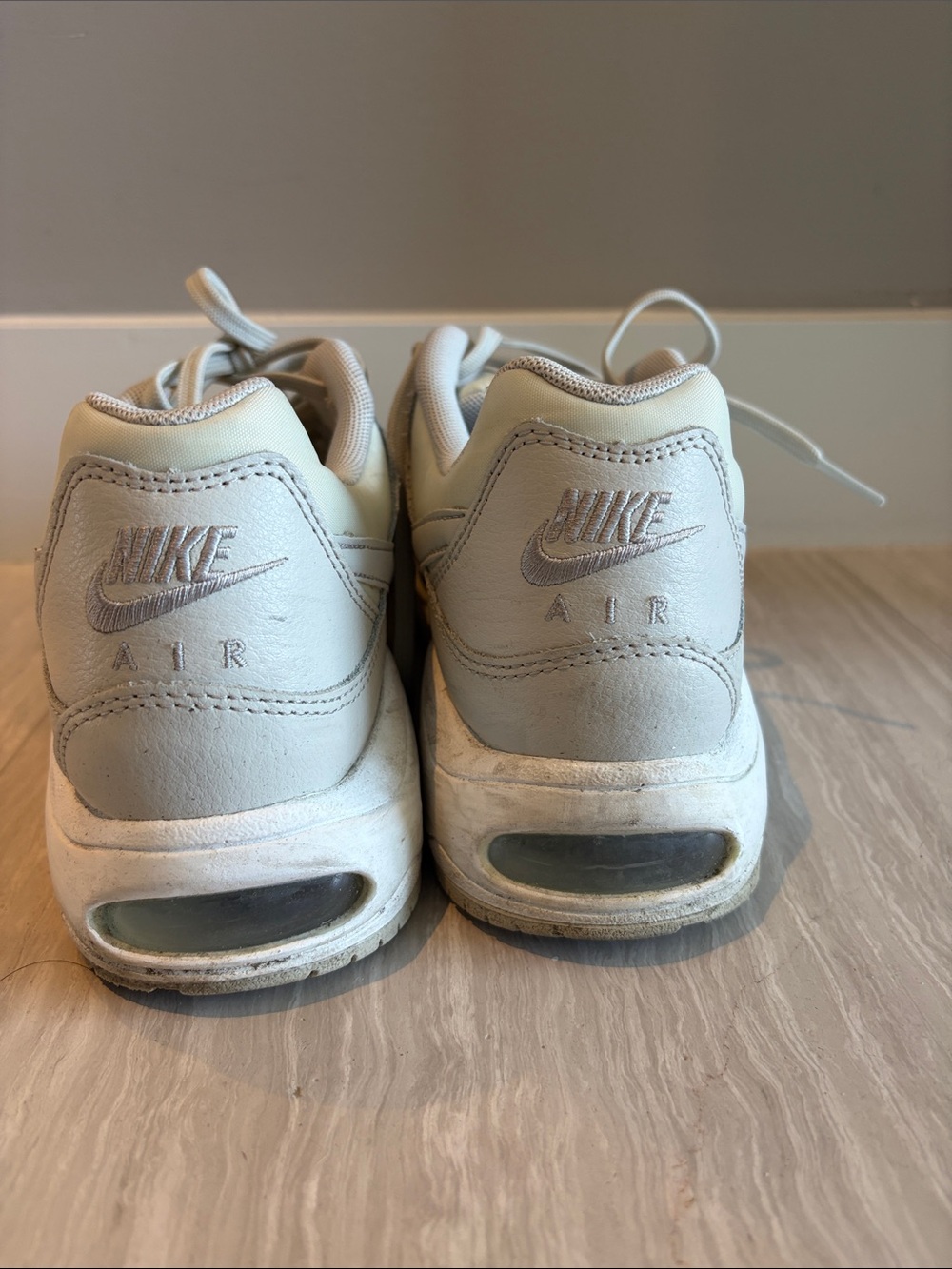 Nike Women's Air Max Women’s Sz 8 Sneakers - Picture 10 of 14